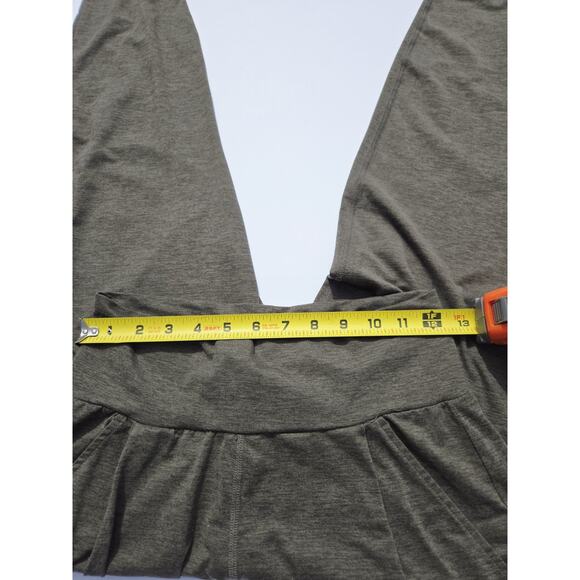 Vuori Lux At Ease Harem Jogger Green/Olive Size XS Pockets EUC VW427 - Picture 9 of 14